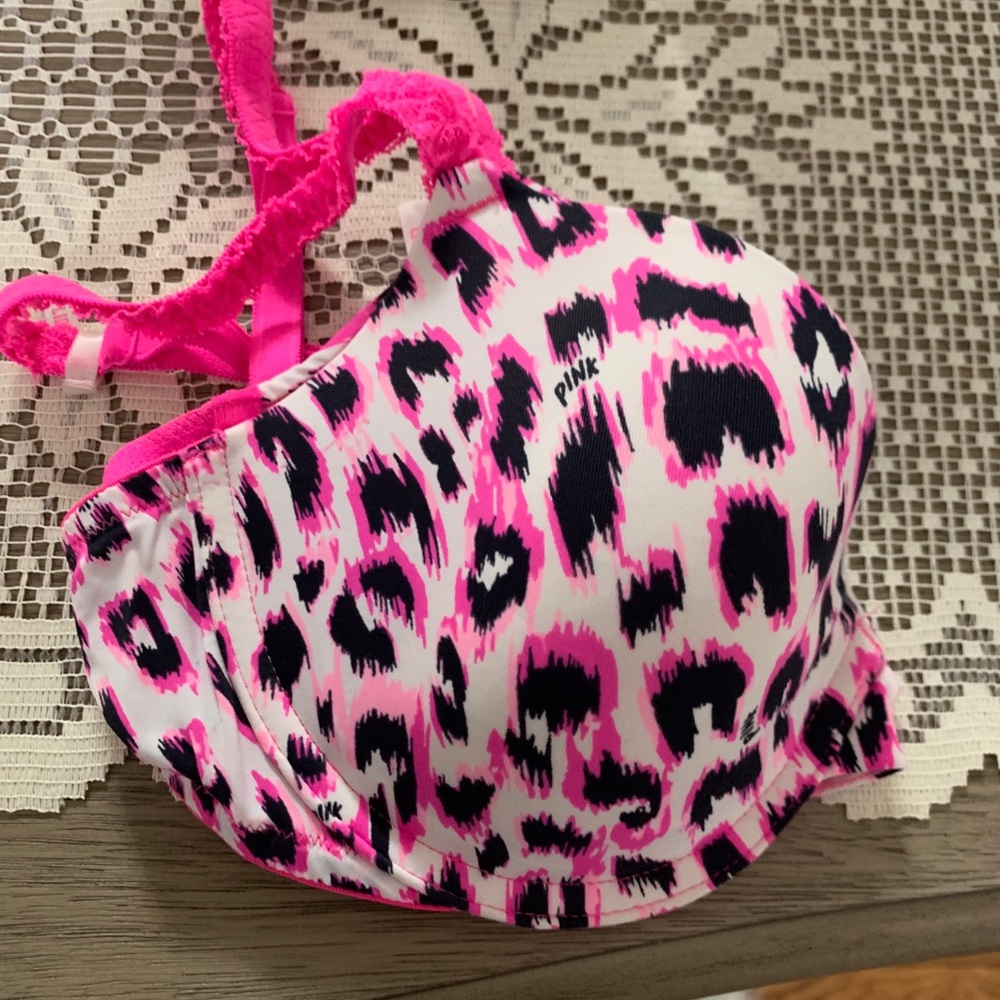 Victoria secret pink wear everywhere Demi size 34D